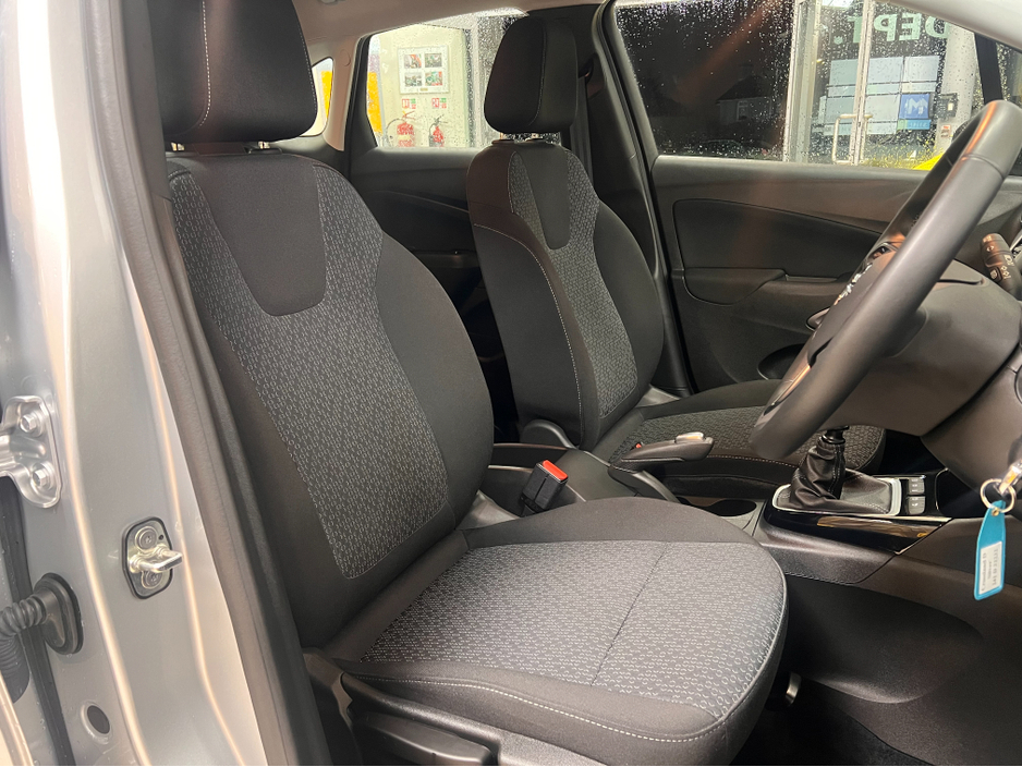 2024 Opel Crossland X *Only 12000 Kms* As New Petrol Manual High Spec 2024 Opel Crossland Rear View Camera Apple Car Play www.bolands.ie Est.1955 €21,950