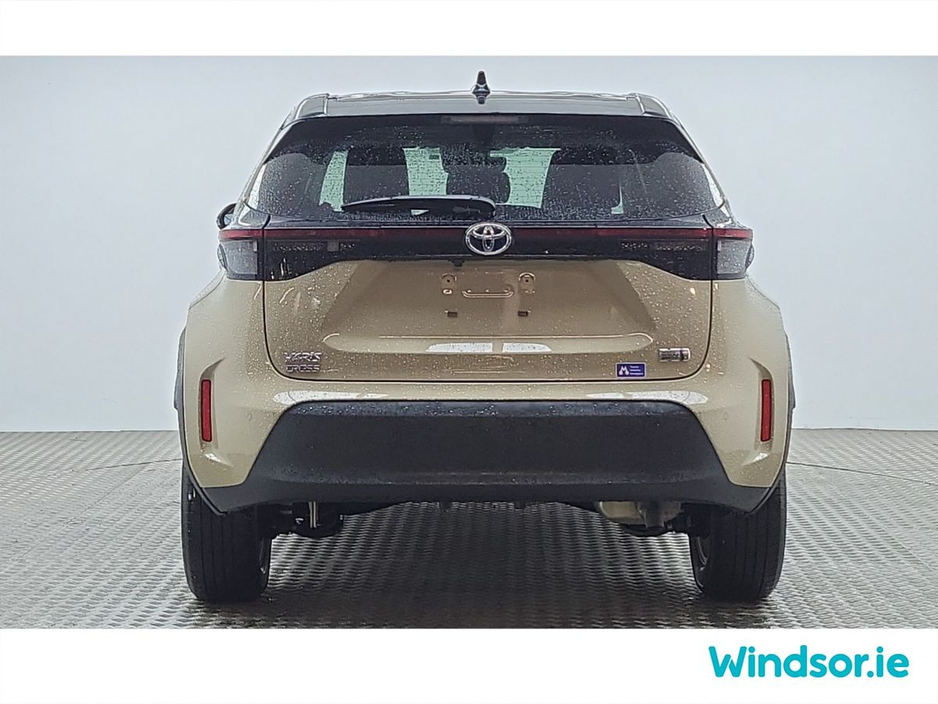 2023 Toyota Yaris Cross - image 11