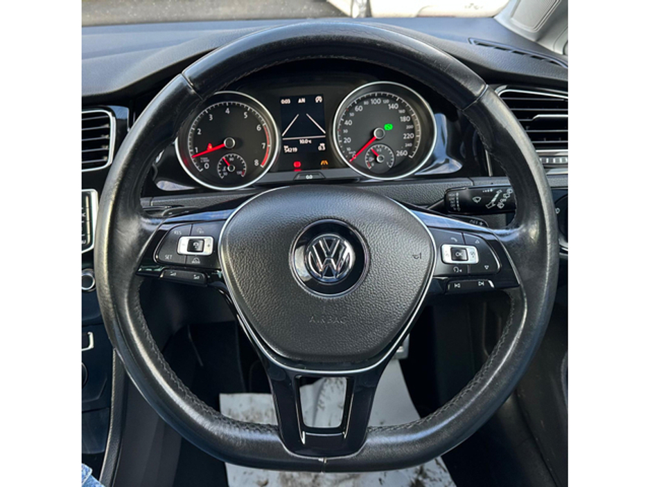 2016 Volkswagen Golf - image 15