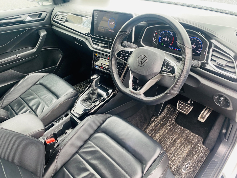2023 Volkswagen T-Roc - image 11
