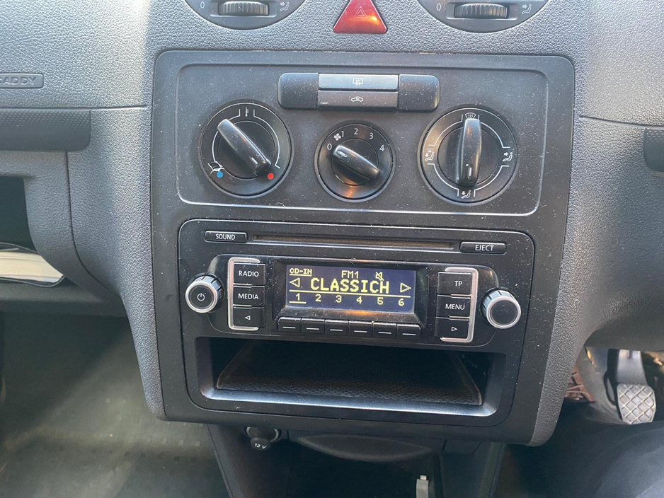 2014 Volkswagen Caddy - image 4