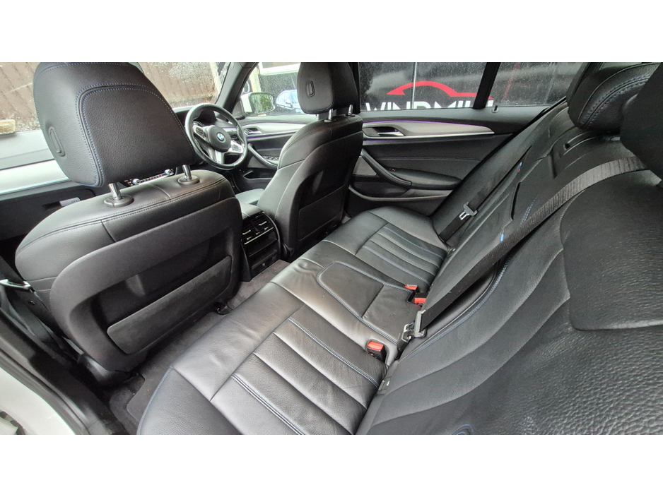 2018 BMW 5 Series - image 14