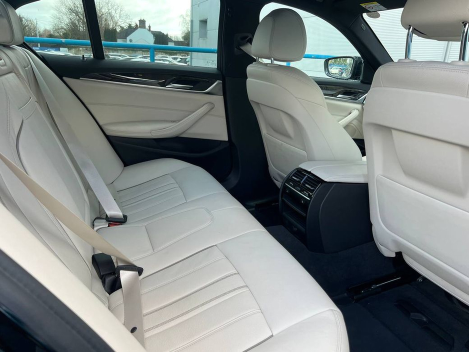 2019 BMW 5 Series 530e M-SPORT COMPETITION 2.0 HYBRID * HUGE SPEC * // VERY LOW MILEAGE // FULL SERVICE HISTORY // LEATHER M-SPORT INTERIOR €31,950