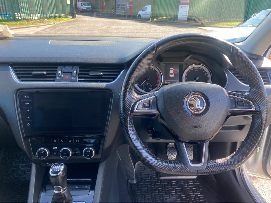 2018 Skoda Octavia - image 12