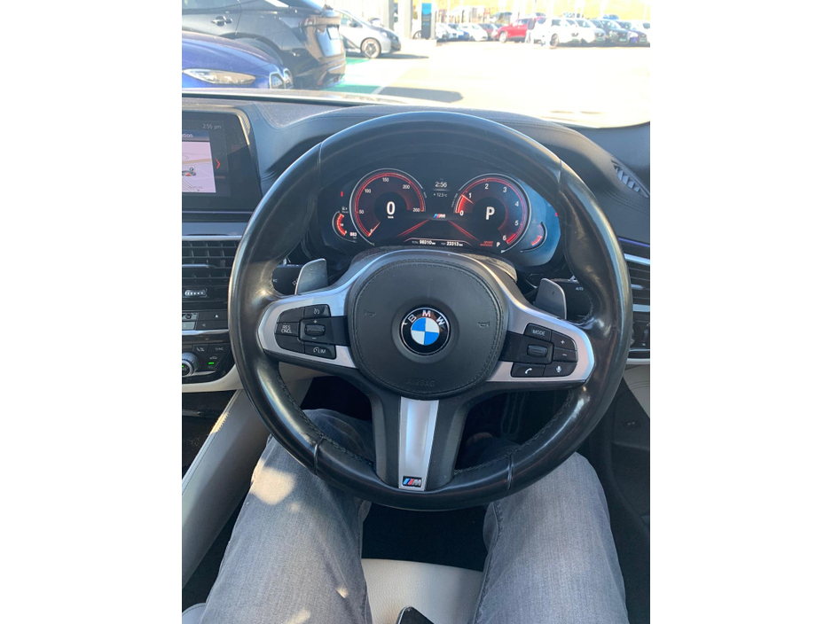 2017 BMW 5 Series - image 4