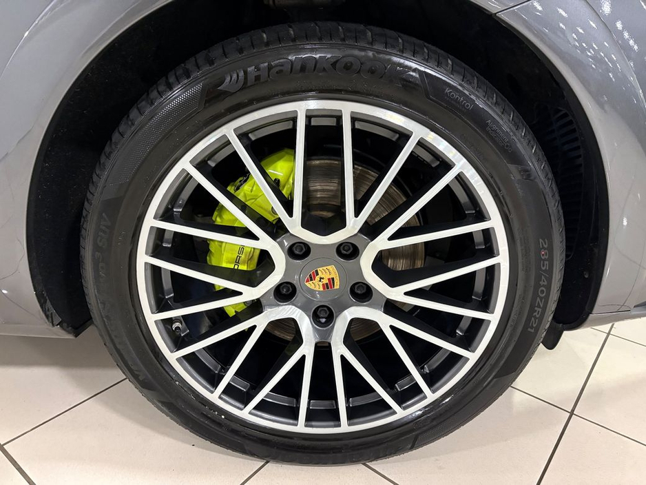 2020 Porsche Cayenne 3.0 V6 E-HYBRID=HUGE SPEC//PAN ROOF//201 D REG=TAILORED FINANCE PACKAGES INCL PCP AVAILABLE=TRADE IN'S WELCOME €59,995