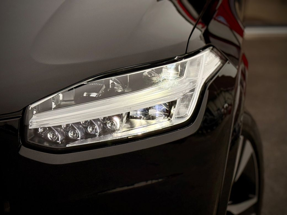 2022 Volvo XC90 - image 24