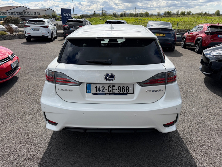 2014 Lexus CT 200 h - image 8