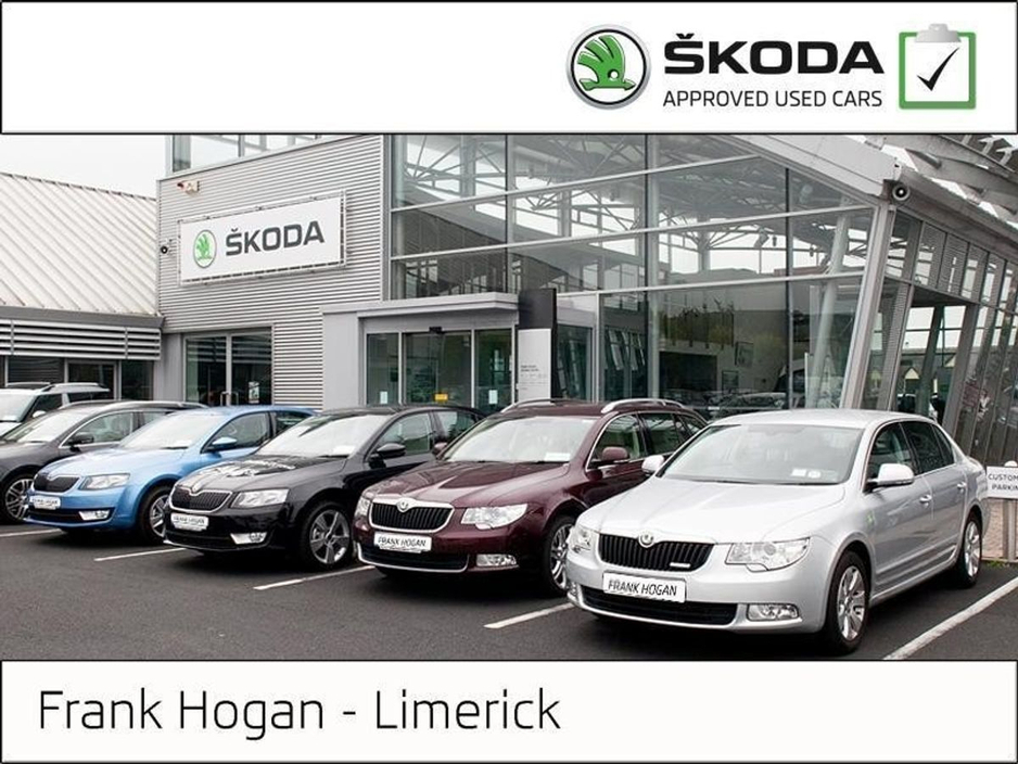 2020 Skoda Superb - image 11