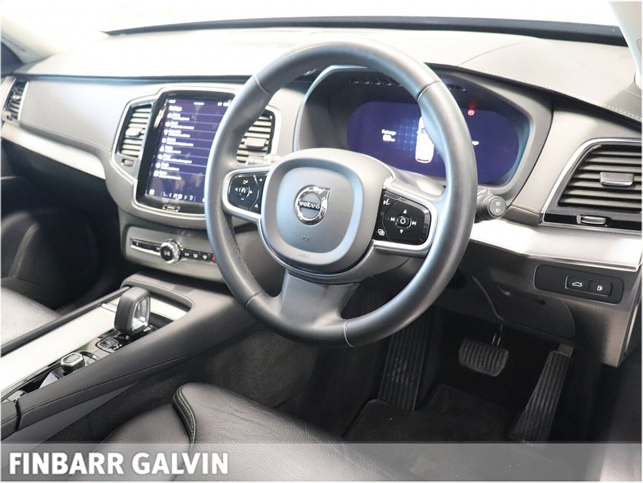 2022 Volvo XC90 - image 5