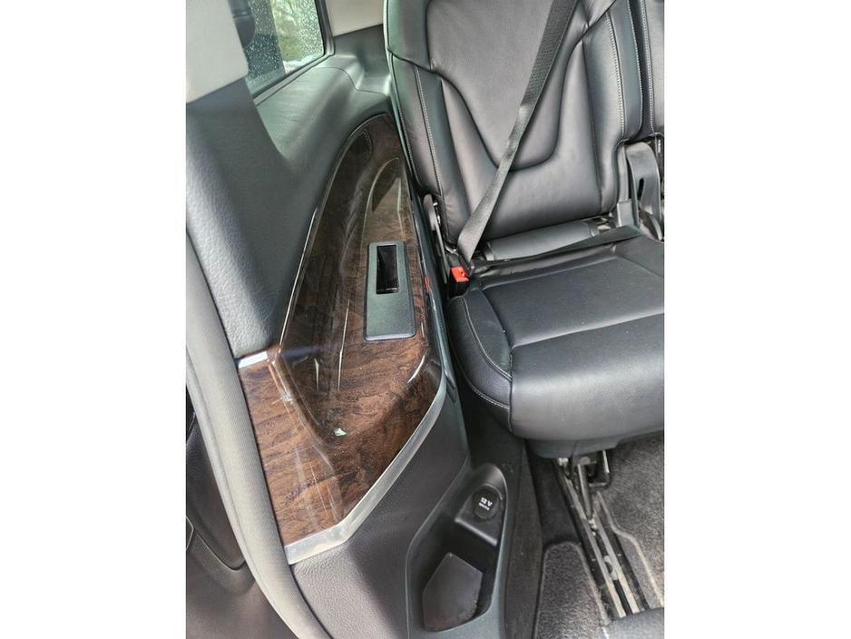 2017 Mercedes-Benz V Class - image 26