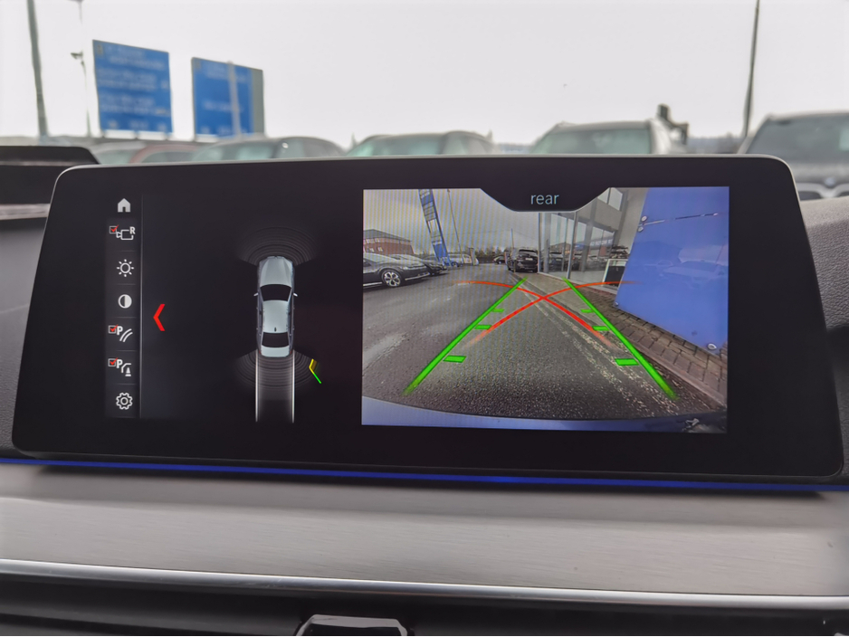 2018 BMW 5 Series - image 19