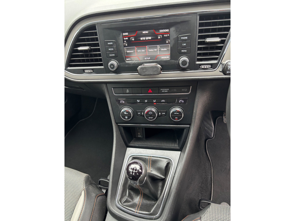 2015 SEAT Leon - image 37