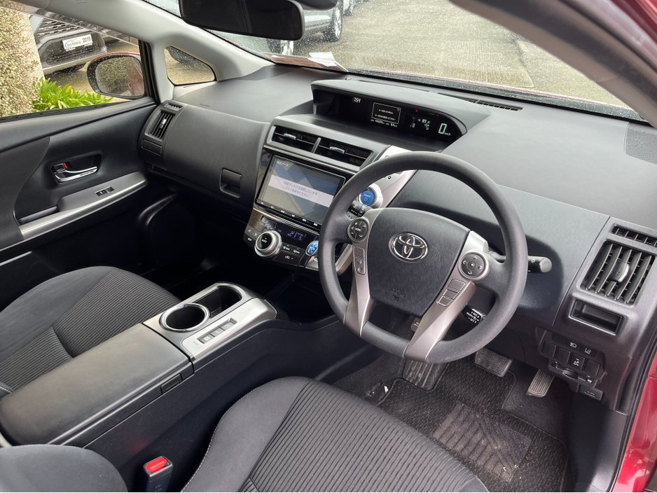 2019 Toyota Prius+ - image 16