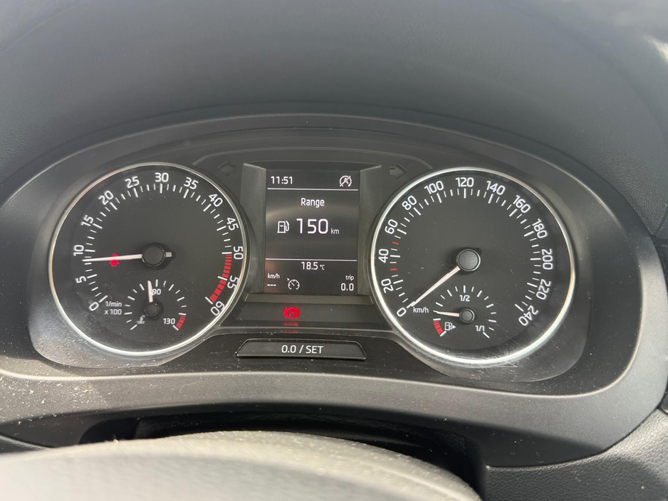 2017 Skoda Rapid - image 10