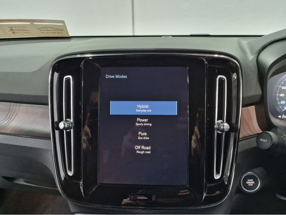 2023 Volvo XC40 T4 PLUS DARK RECHARGE AUTOMATIC **ONE OWNER / APPLE CARPLAY / CRUISE CONTROL / ELECTRIC BOOTLID / HEATED FRONT & REAR SEATS / HEATED STEERING WHEEL / 360 DEGREE CAMERA / WIRELESS PHONE CHARGING** €38,900