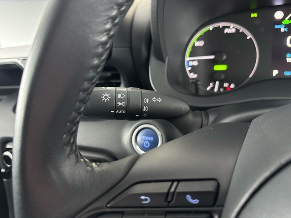 2023 Toyota Yaris HYBRID LUNA €23,950