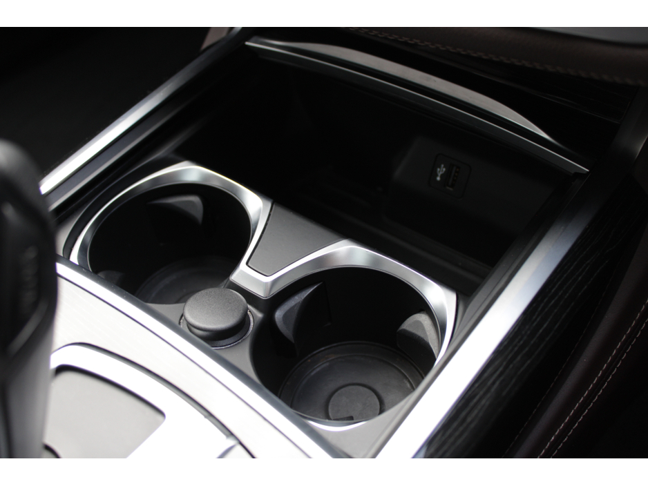 2019 BMW 7 Series - image 16