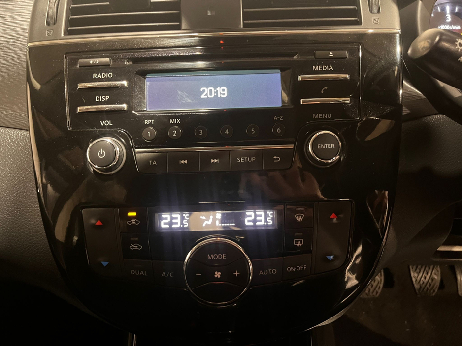 2015 Nissan Pulsar - image 12