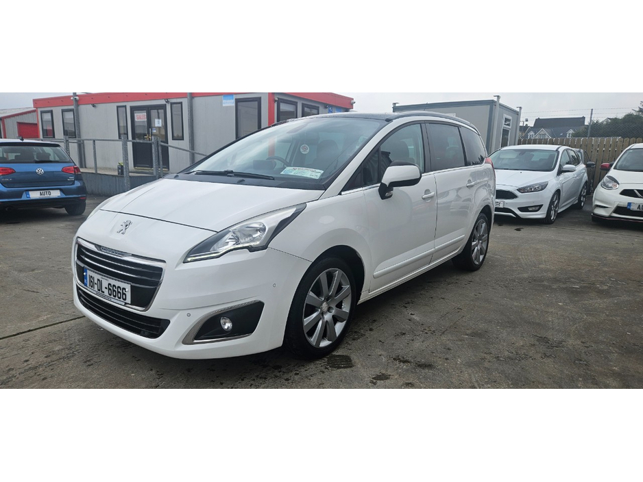 2016 Peugeot 5008 - image 20