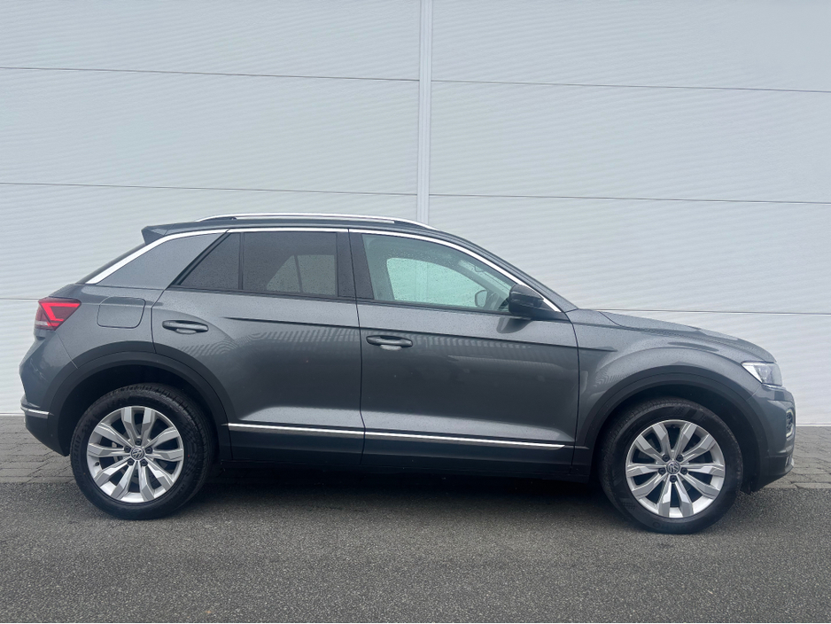 2019 Volkswagen T-Roc - image 10