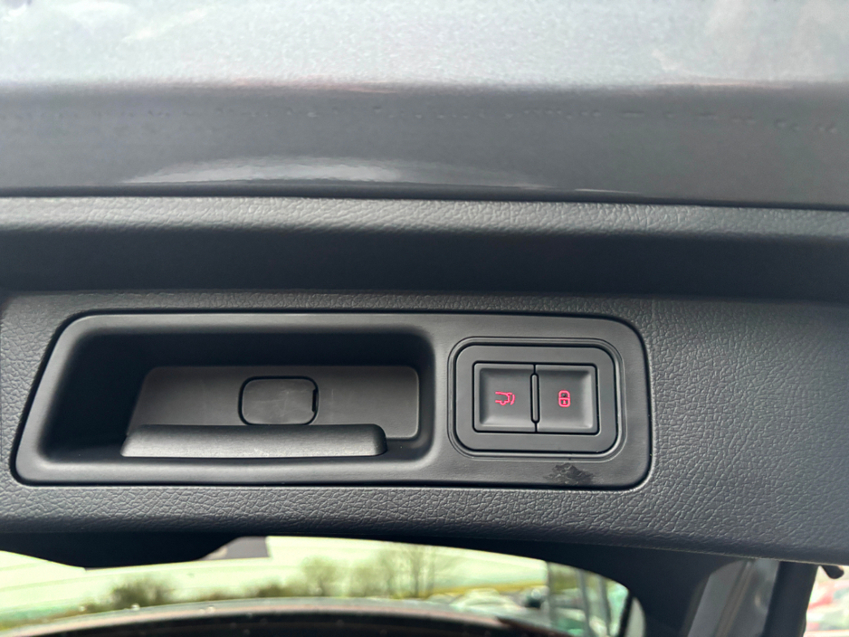 2025 BYD Seal U DM-i Comfort 26.6kWh *125km EV Range* €42,995