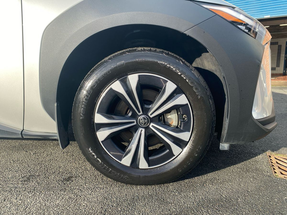 2023 Toyota bZ4X - image 5