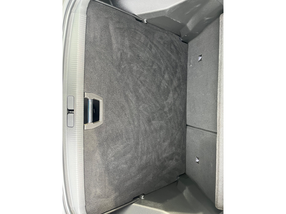 2023 Peugeot 2008 - image 6