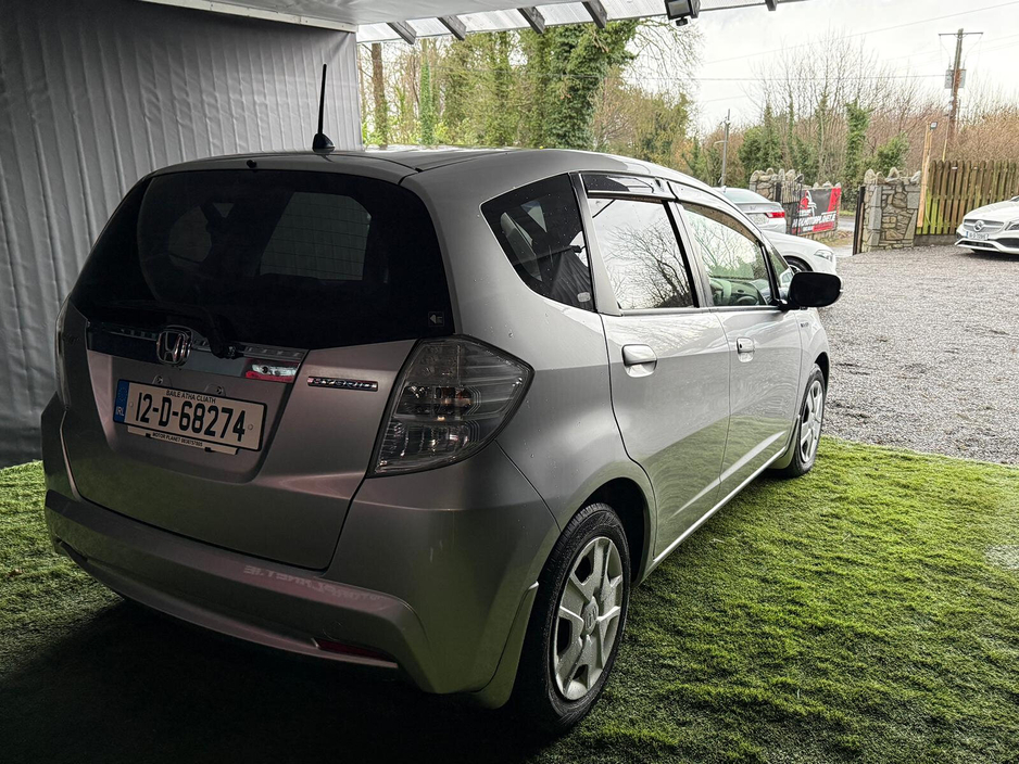 2012 Honda Fit - image 5