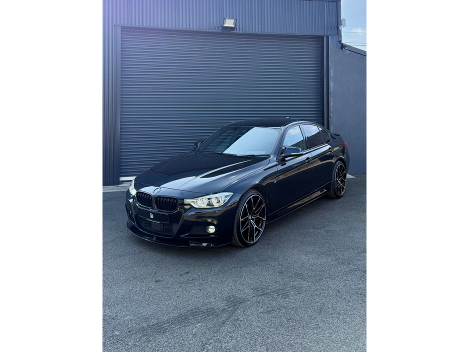 2016 BMW 3 Series - image 3