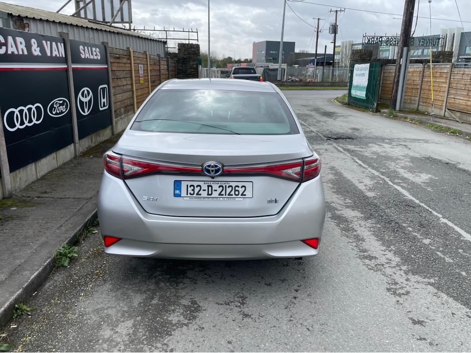 2013 Toyota Sai - image 5