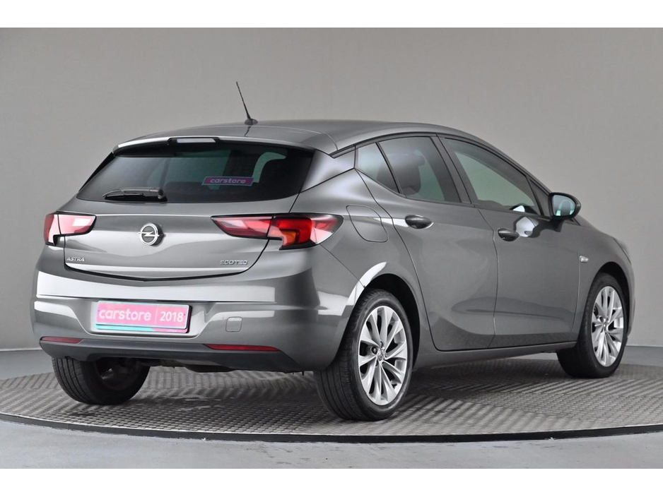 2018 Opel Astra - image 9