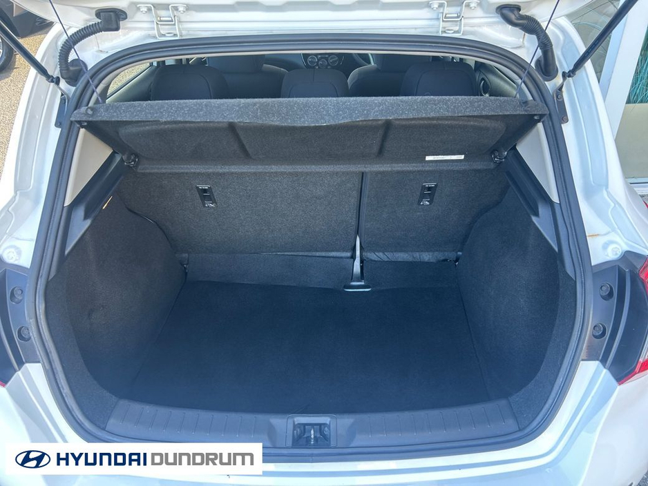 2017 Nissan Pulsar - image 7