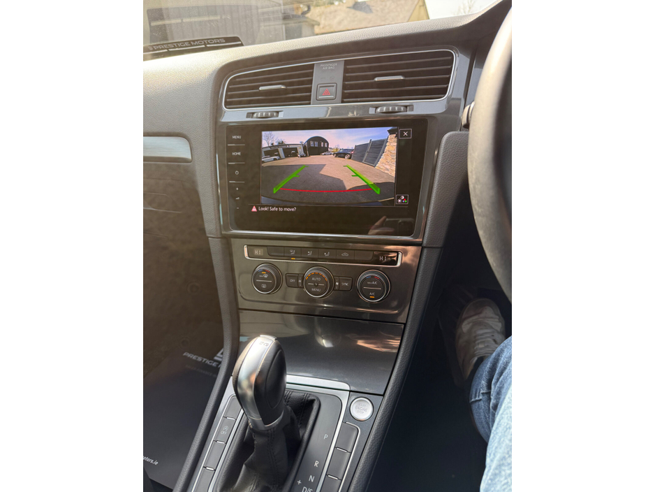 2018 Volkswagen Golf - image 9