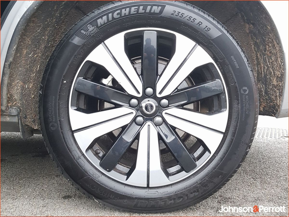 2025 Volvo XC60 T6 350bhp AWD PHEV Plus Dark (Panoramic Sunroof / 360 Camera / Heated Seats) €67,900