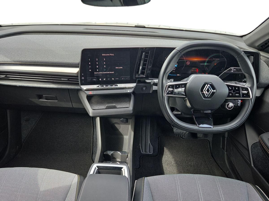 2023 Renault Megane E-Tech - image 8