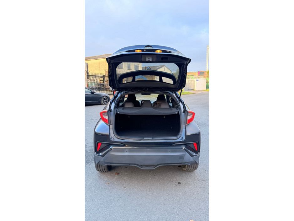 2019 Toyota C-HR 1.8 HYBRID LUNA €22,499