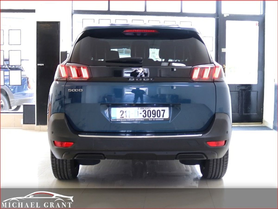 2021 Peugeot 5008 - image 6