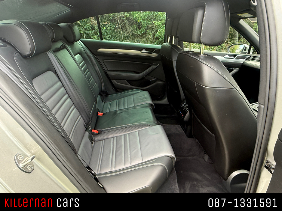 2016 Volkswagen Passat - image 13