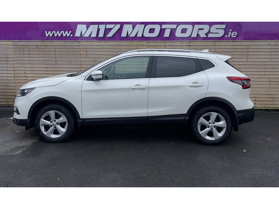 2019 Nissan Qashqai - image 2