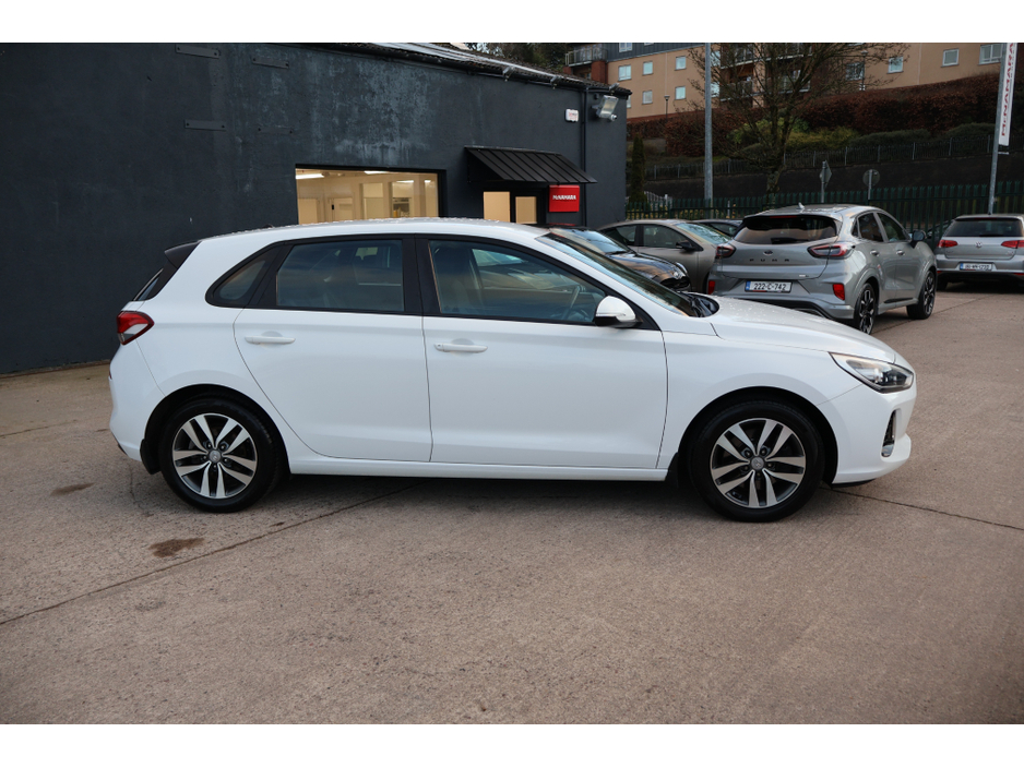 2017 Hyundai i30 DELUXE  Low Mileage €12,495