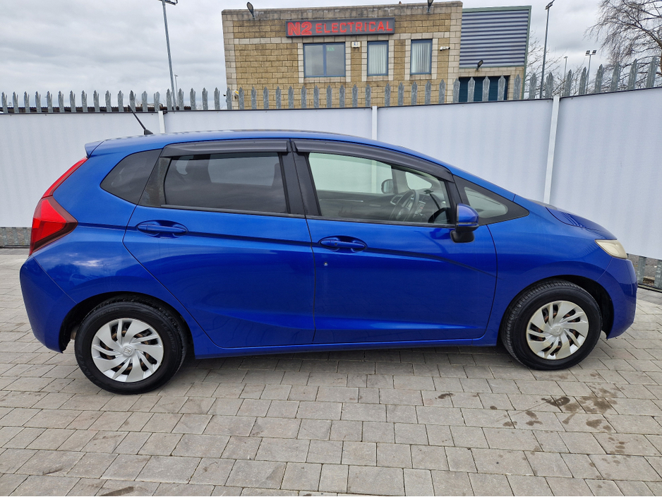 2014 Honda Fit - image 13