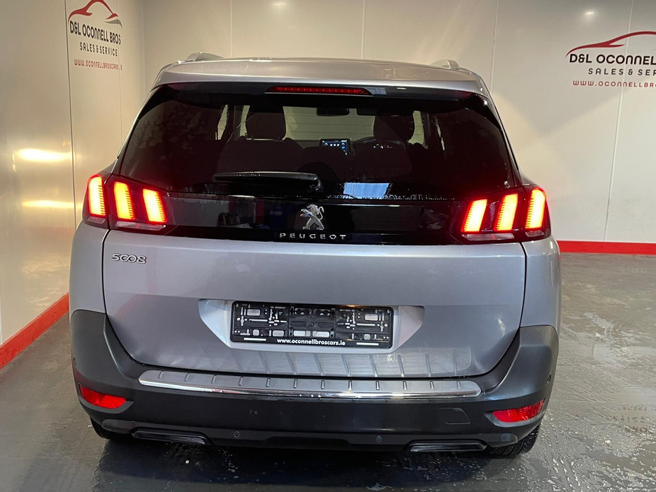 2020 Peugeot 5008 - image 9