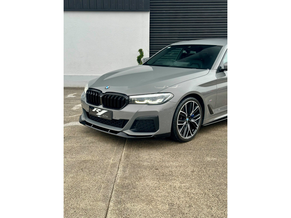 2021 BMW 5 Series - image 5