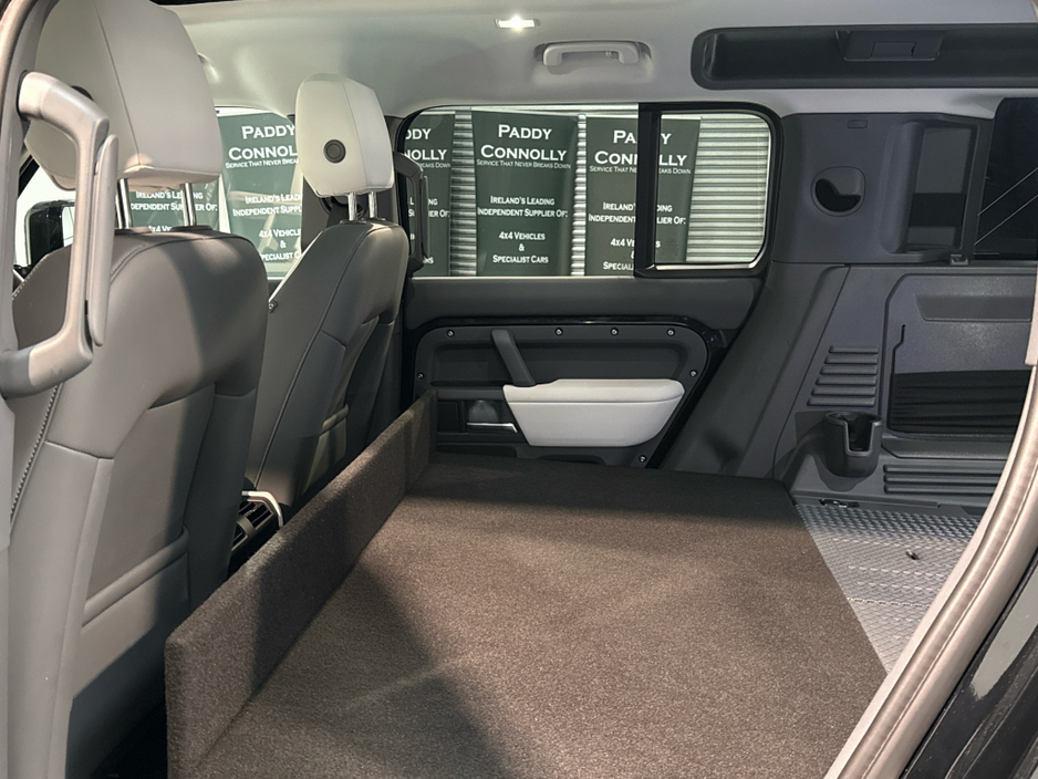 2025 Land Rover Defender 110 D350 DIESEL *N1 Commerical €98,750