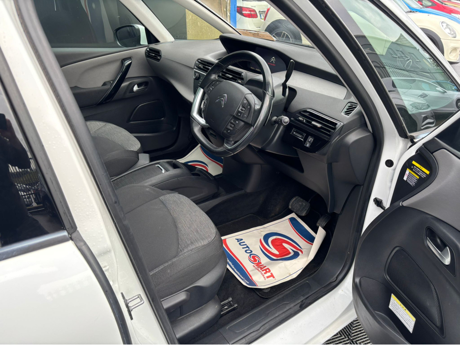 2018 Citroen Grand C4 Picasso - image 4