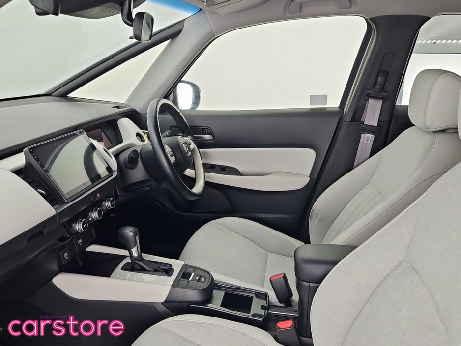 2020 Honda Fit - image 12