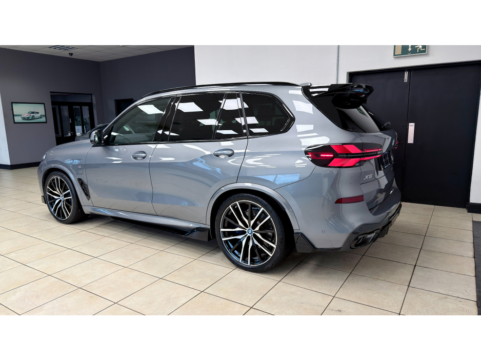2025 BMW X5 50E MSPORT PRO €98,950