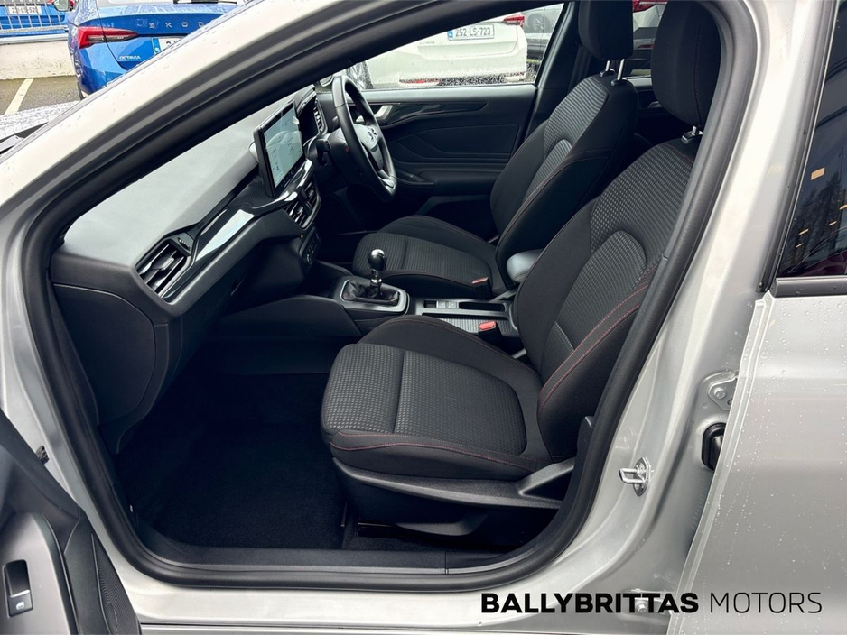 2025 Ford Focus - image 7
