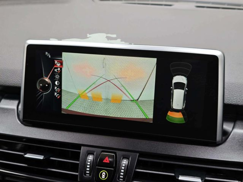 2016 BMW 2 Series Gran Tourer - image 12